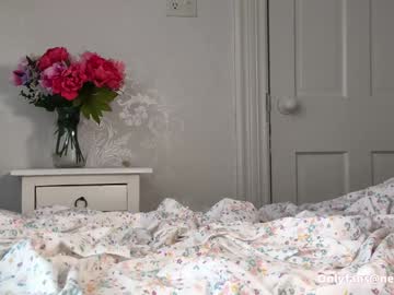 sunluscious's chat room