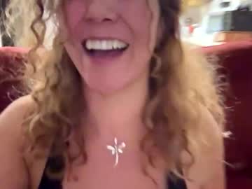 velvet81611's chat room