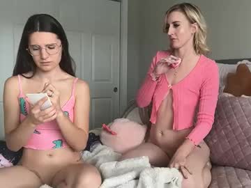 officiallyonlytams's chat room