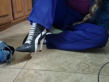 chroniclove's chat room