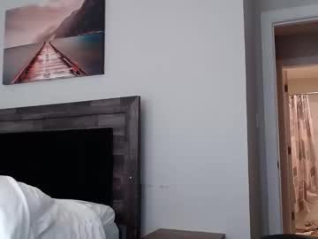 ellalowe's chat room