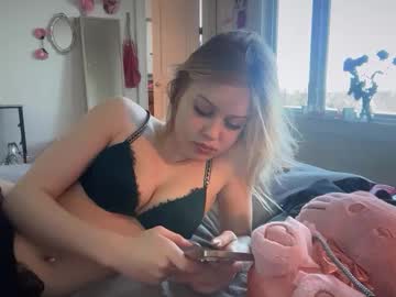 lunarose17's chat room