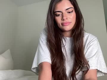 poutyselena's chat room