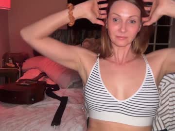 kaileeshy's chat room