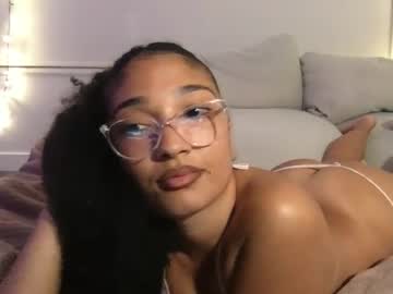 rosalinatoosexy's chat room