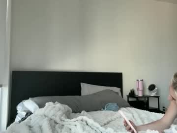 lightbluepufferfish's chat room