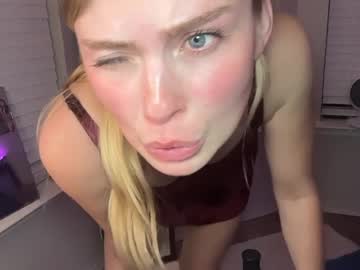 elliee81's chat room