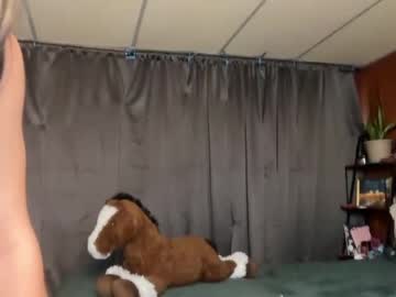 ella2sweet's chat room