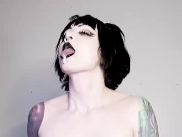 ivey_strigoi's chat room