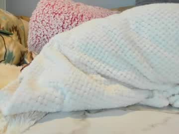 eatmygingersnapps's chat room