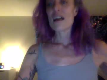 love_blooms's chat room