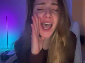 peacheekitty's chat room