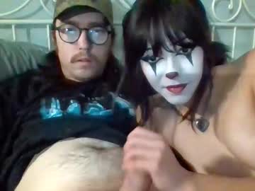 ruinedsistr's chat room