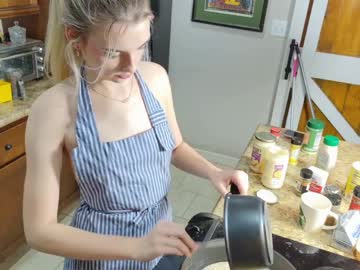 ellalowe's chat room