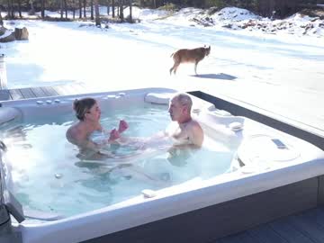 blondefoxsilverfox's chat room