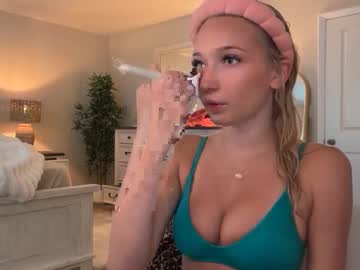 roxyrain2736's chat room