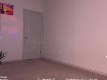 petitebrat's chat room