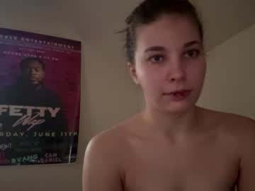 deepthroatqueen33's chat room