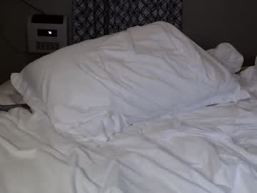 ellalowe's chat room