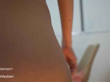 ashley_benson1's chat room