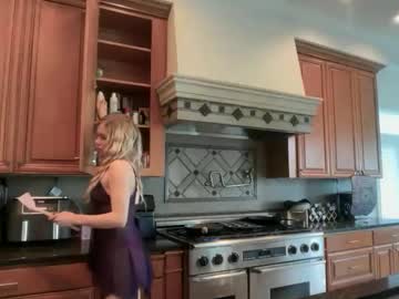 lunarose17's chat room