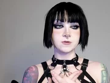 ivey_strigoi's chat room