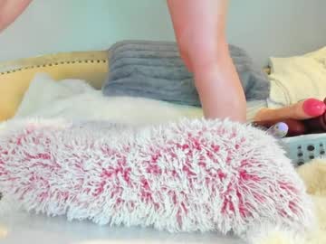 eatmygingersnapps's chat room