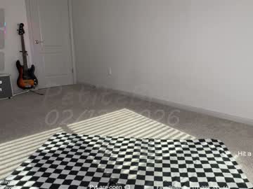 petitebrat's chat room