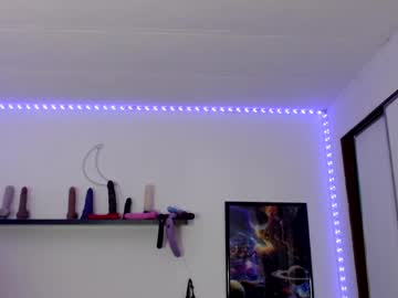 bigtittedtattedlesbian's chat room