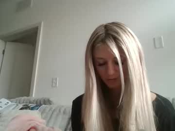 parisbaby2000's chat room