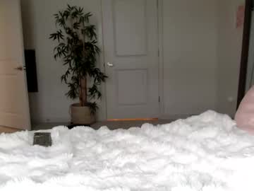 lilyyymonroee's chat room