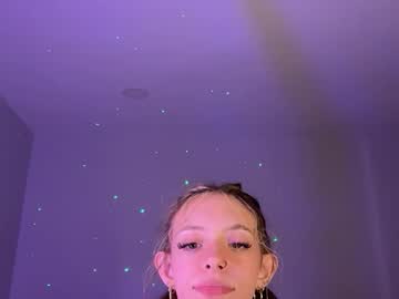 ellieluvs's chat room