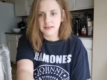 tinywithtiddies's chat room