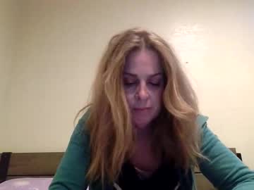 iampoppyy's chat room