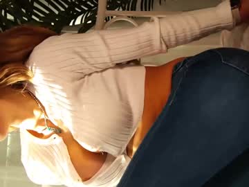 sunluscious's chat room