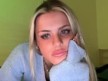 ella_hill's chat room