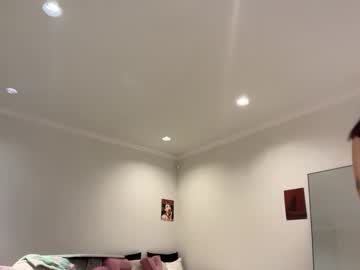 chloeros3e's chat room