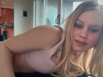 lunarose17's chat room