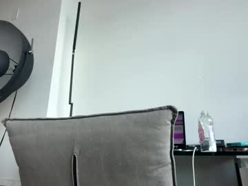 hawt_ass_milf's chat room