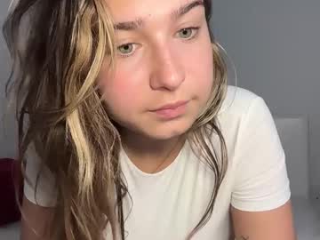 elenahere4u's chat room