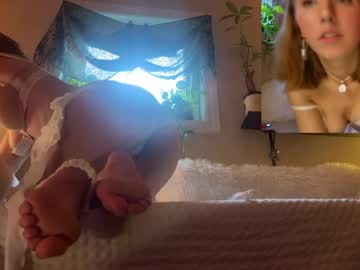 abbienextdoor's chat room