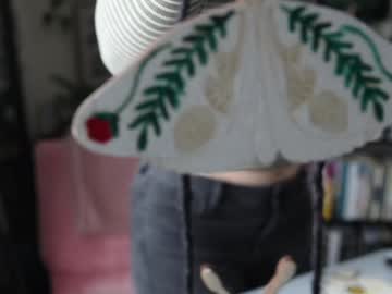 ellynaomi's chat room