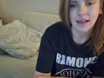 tinywithtiddies's chat room