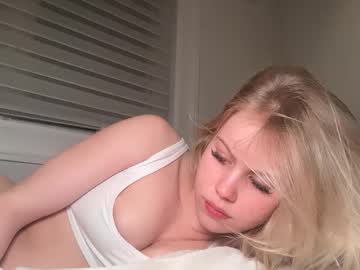 lunarose17's chat room