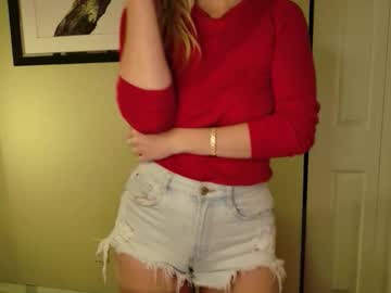 summerishotter's chat room