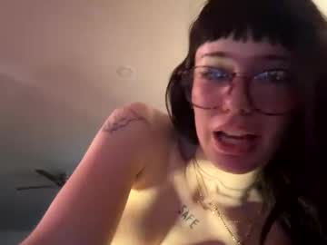 lolaandthegun's chat room