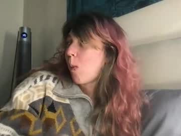 yiddikitti's chat room