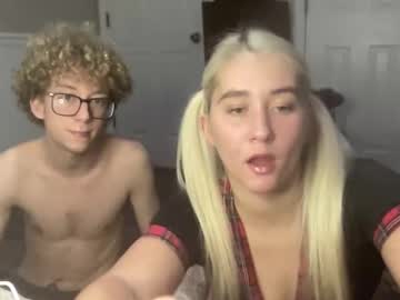 irispink1's chat room