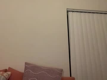 tinytittytia's chat room