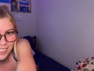 elliee81's chat room